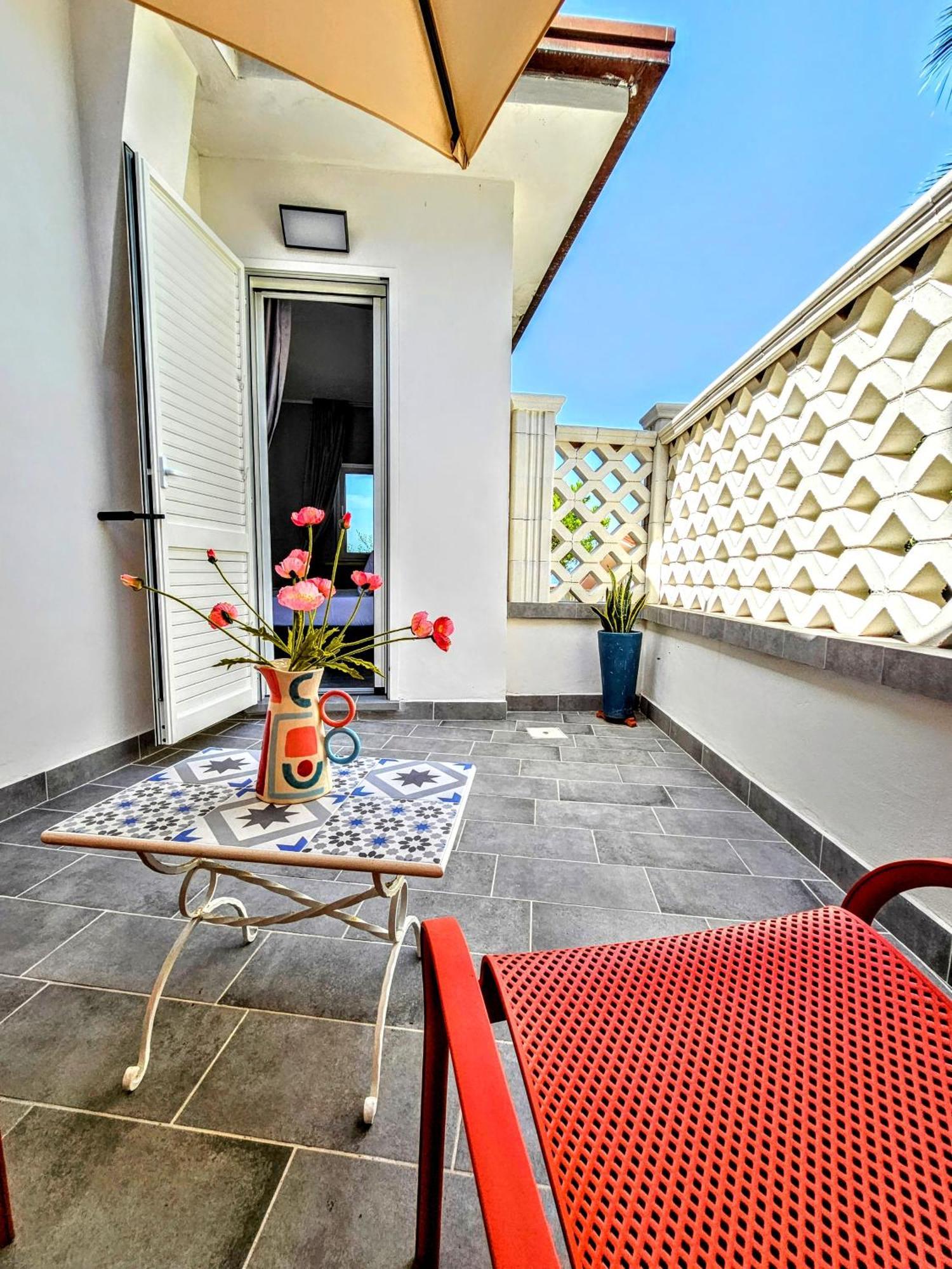A Casa Di Alessandra - Rooms กัสเตลลาบาเต ภายนอก รูปภาพ